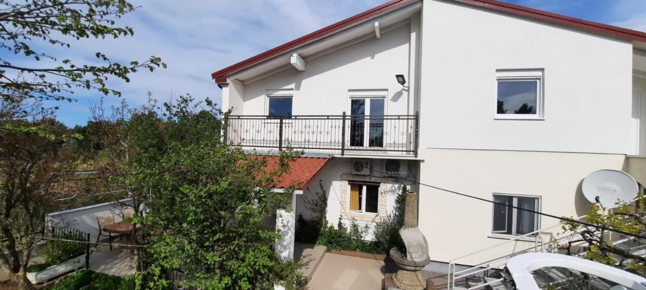 Apartmani Tinka Starigrad Paklenica Exterior foto