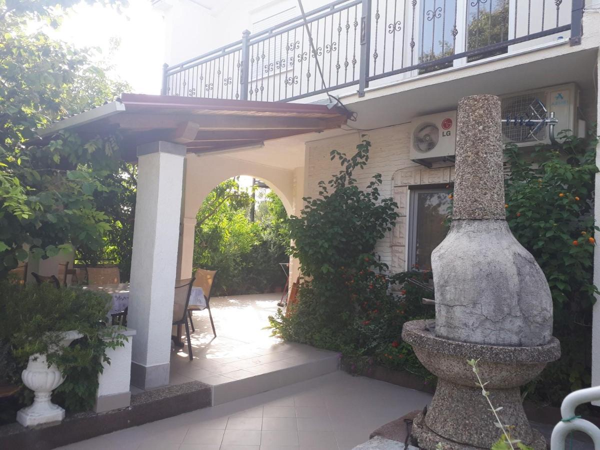 Apartmani Tinka Starigrad Paklenica Exterior foto