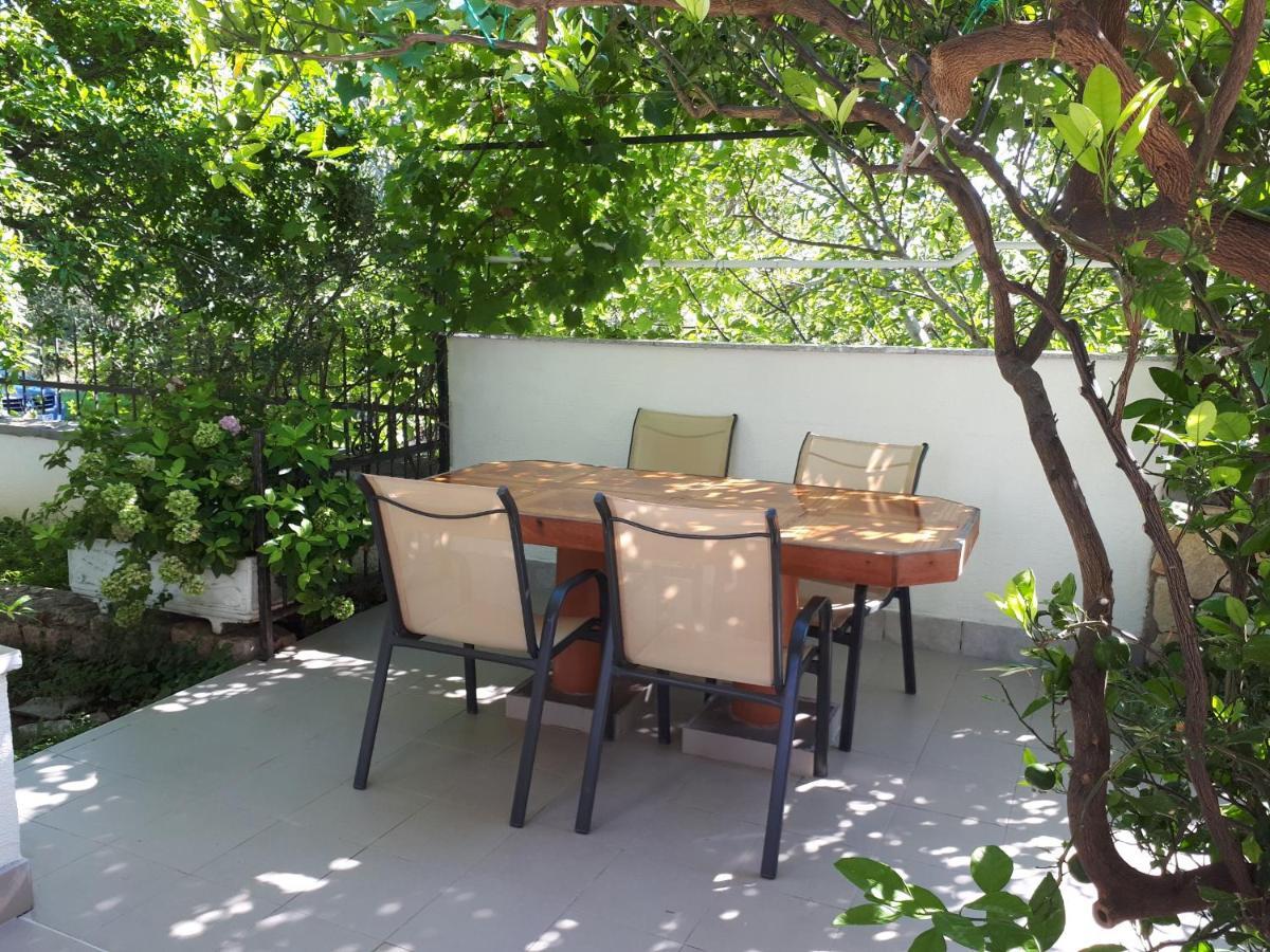 Apartmani Tinka Starigrad Paklenica Exterior foto